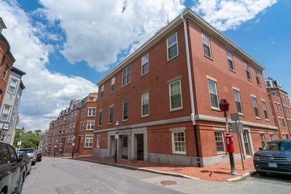 Building Photo - 55 Harvard St