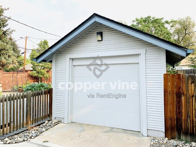 Foto del edificio - 7803 Grandview Ave