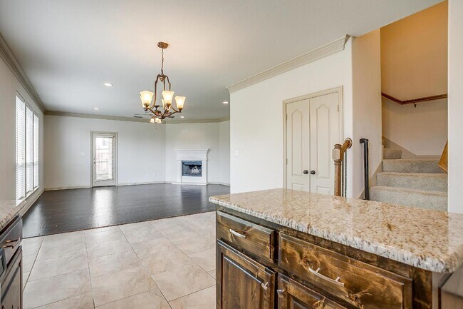 Foto del edificio - Charming 3-Bed Home with Modern Upgrades on Spyglass Drive, Willow Park!