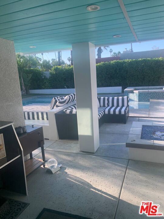 Building Photo - 1650 E Paseo El Mirador