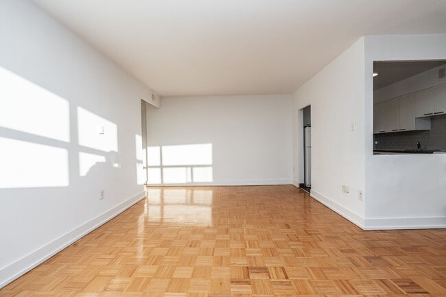 Building Photo - 265 Dixon Road