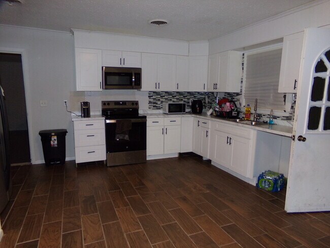 Foto del edificio - 706 Warpath Rd