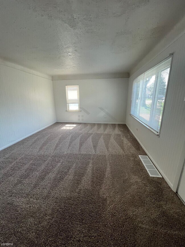 Foto del edificio - 2 br, 1 bath House - 22434 Pleasant Ave