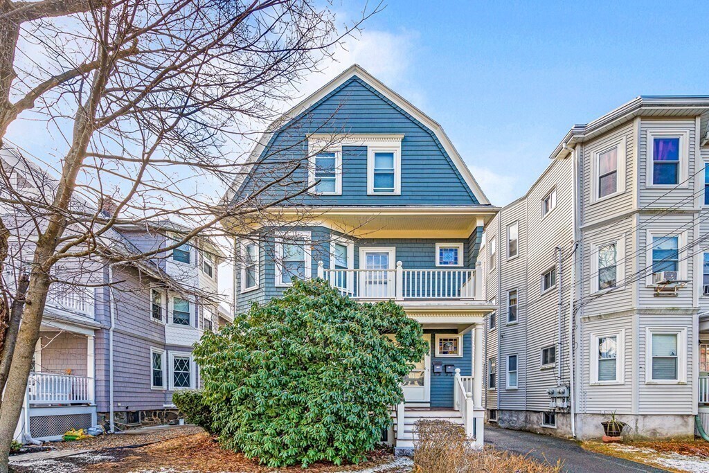 70 W Wyoming Ave Unit 1, Melrose, MA 02176 Room for Rent in Melrose