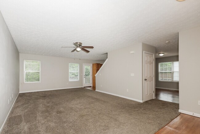 Foto del edificio - 5753 Ericsson Way