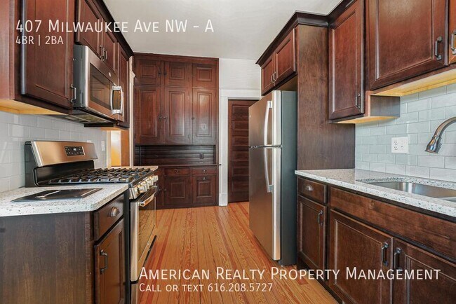 Foto del edificio - 407 Milwaukee Ave NW