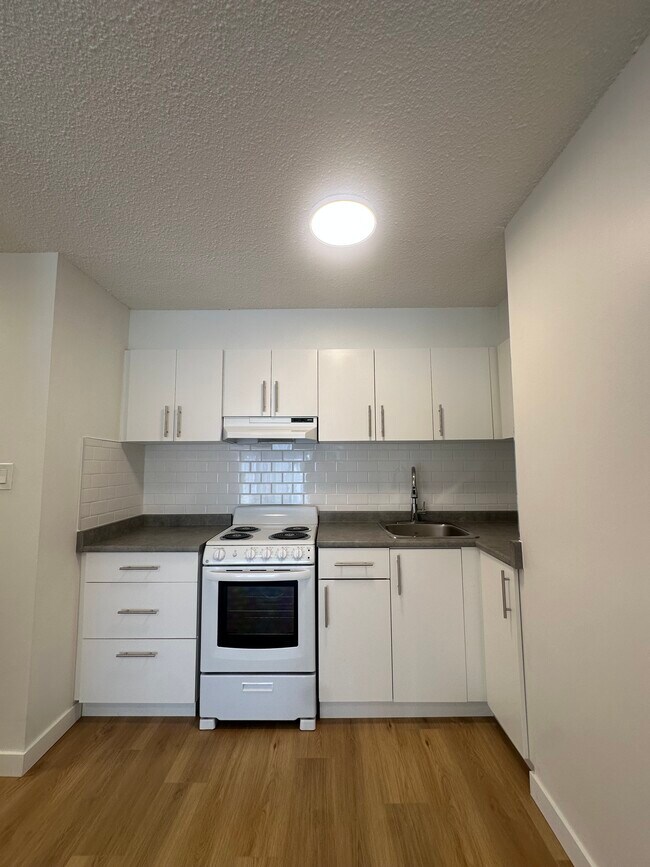 Building Photo - PT 212