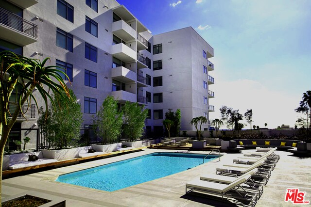 Building Photo - 1619 N La Brea Ave