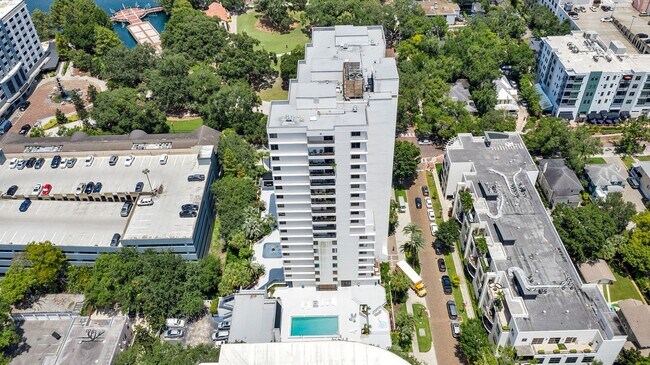 Foto del edificio - 530 E Central Blvd