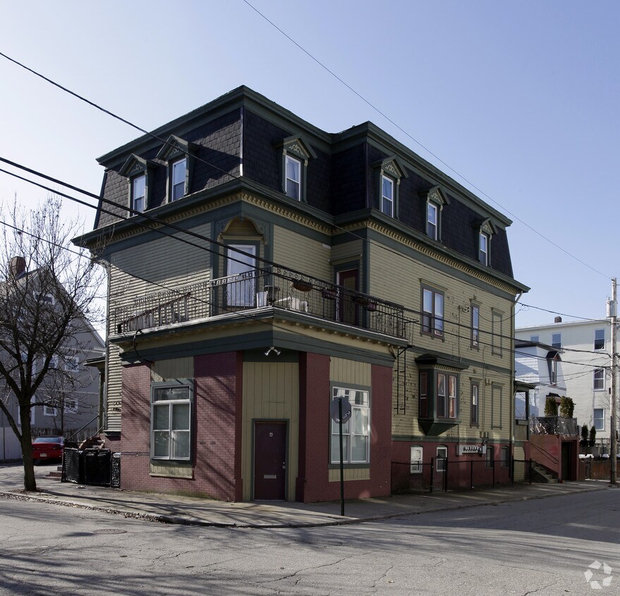 Primary Photo - 124 Almy St