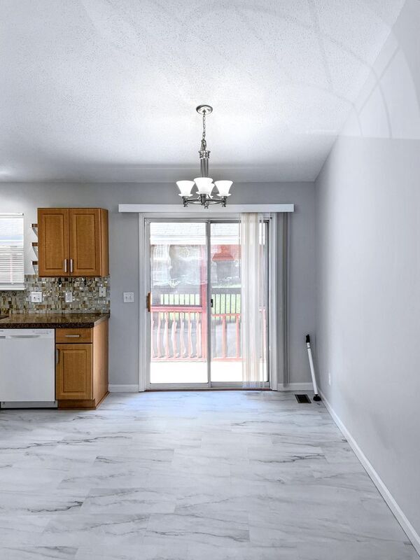 Foto del edificio - 7831 Clevedon St