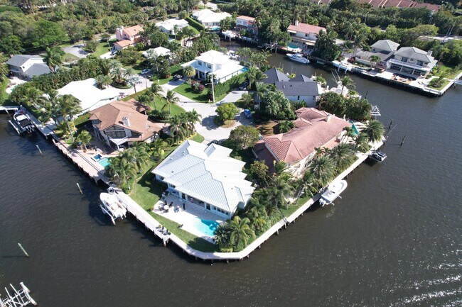 Building Photo - 36 Ixora Way