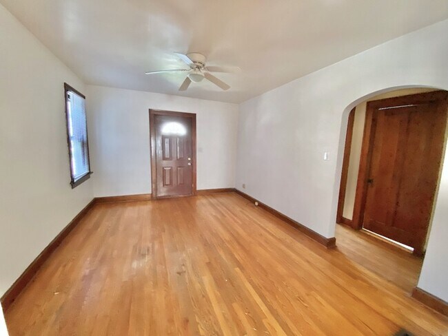 Building Photo - Beautifully Maintained Covington Single Fa...