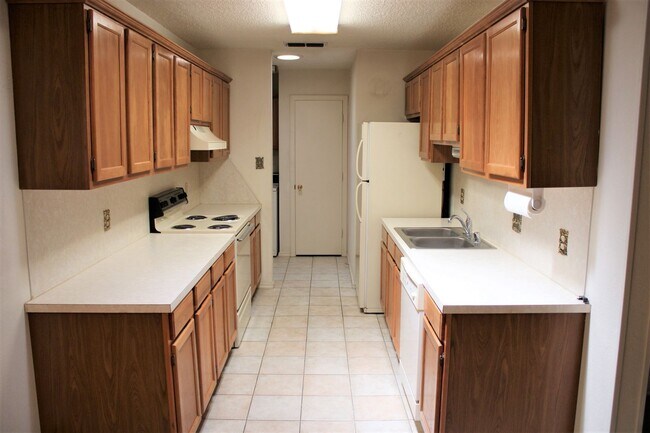 Foto del edificio - 3/2/2 in location with easy access to Loop...