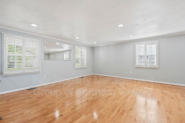Foto del edificio - 12810 Point Pleasant Dr