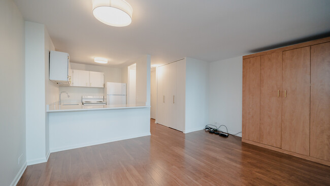 Foto del edificio - 1030 N State St