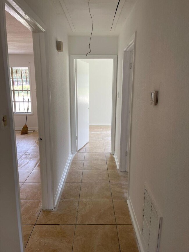 Building Photo - Gorgeous all renovated Home in Texas City,...