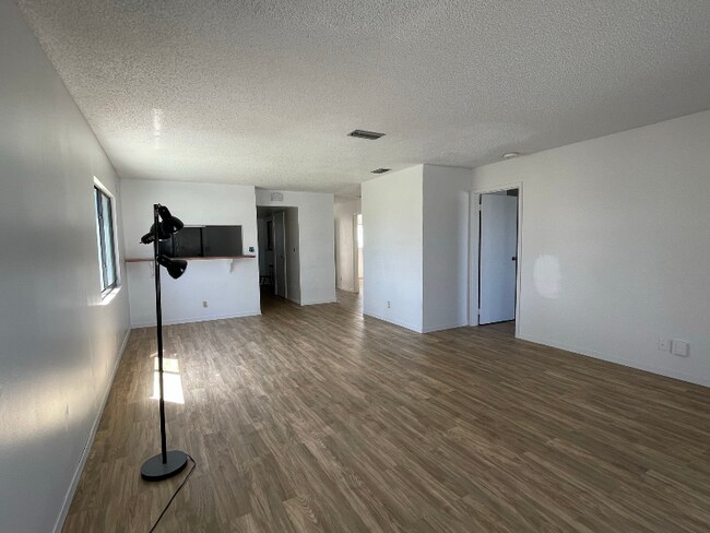 Foto del edificio - 81 Emerald Ct