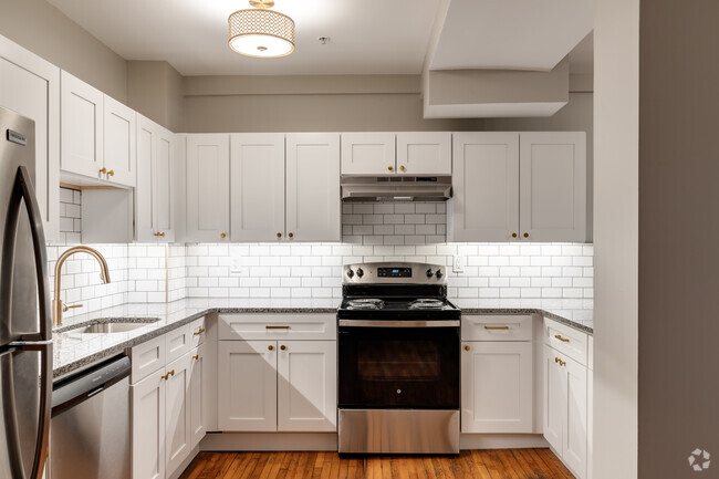 1BR, 1BA - 600SF - Kitchen - The Addison Apts