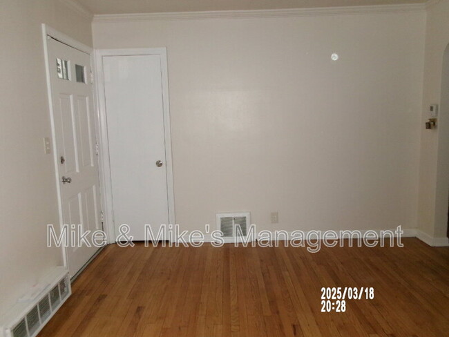 Building Photo - 5310 N 56th St
