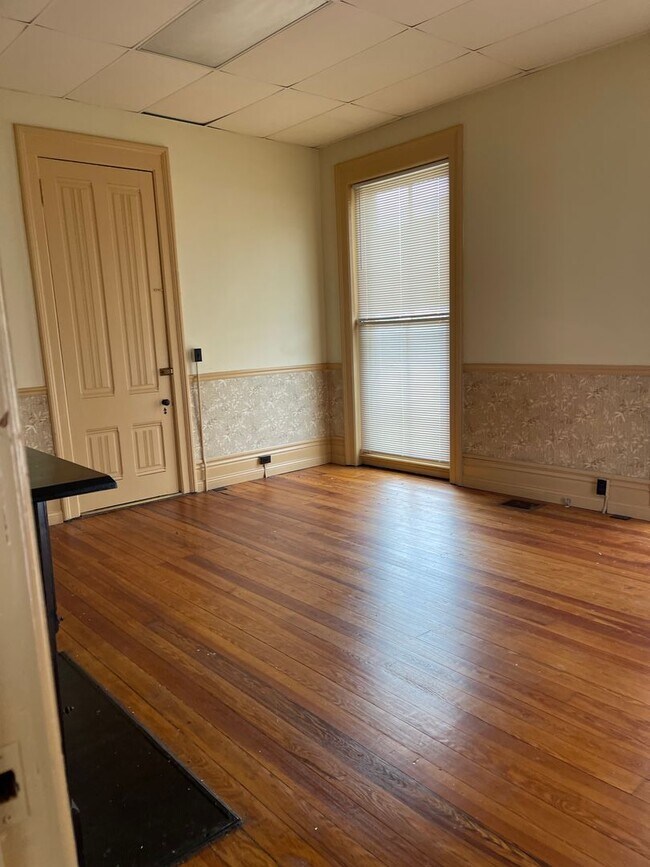 Foto del edificio - 204 N Mulberry St