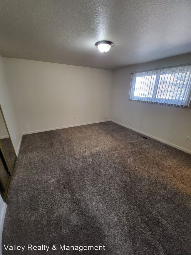 Building Photo - 3 br, 2 bath House - 2300 Mountain