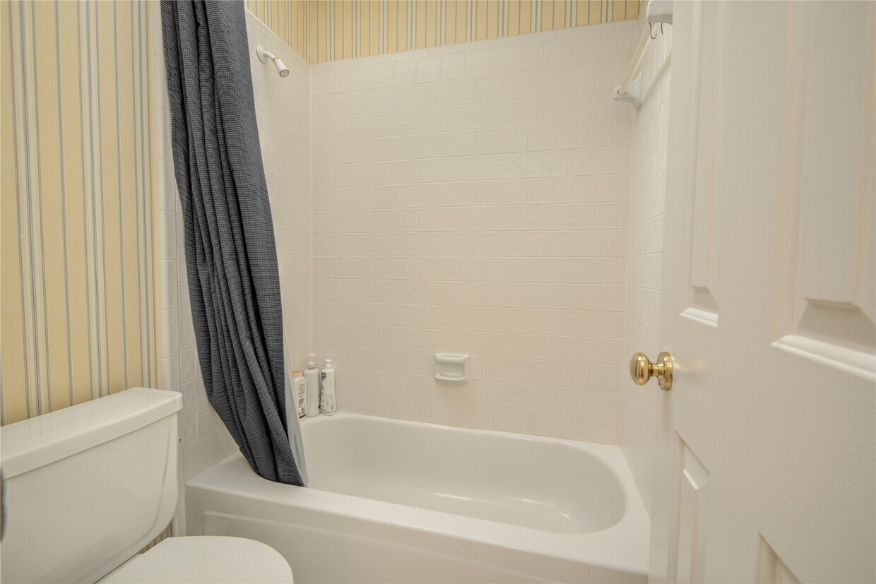 Primary Photo - 3902 Lyndhurst Pl