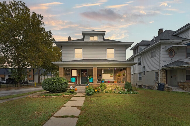 Building Photo - 315 Garfield Ave