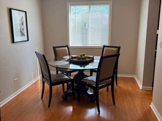 Foto del edificio - 2338 Woodview Ln