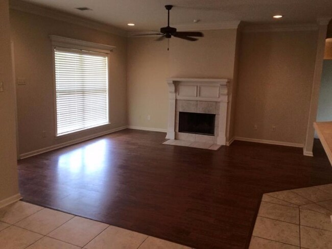 Foto del edificio - 147 Legend Creek Dr