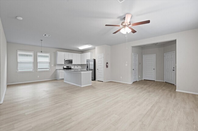 Foto del edificio - 5308 CJ Walker Ln