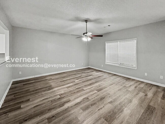 Foto del edificio - 8609 Thomas Ln