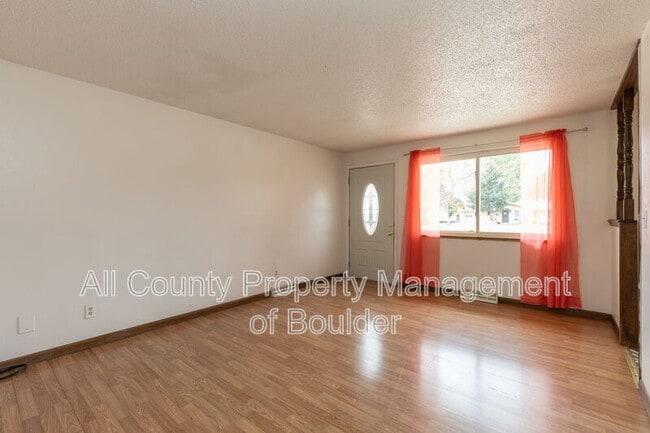 Foto del edificio - 281 Caywood Ct