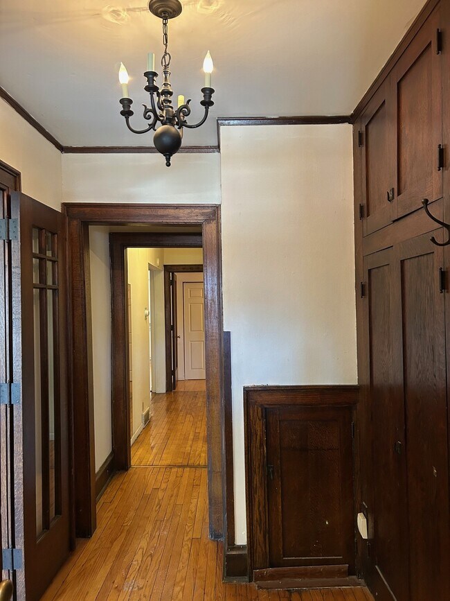 Foto del edificio - 450 W Washington Ave