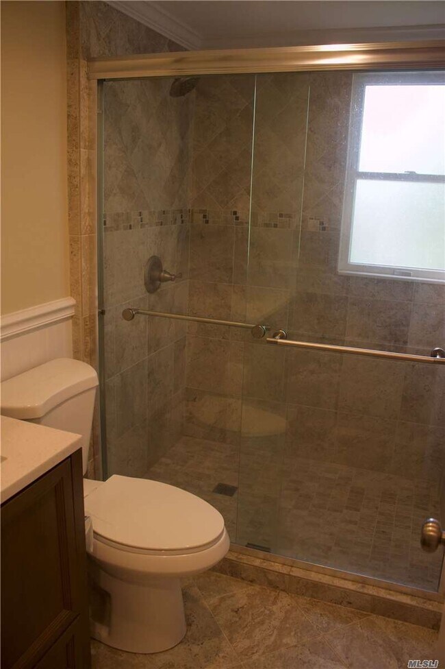 Building Photo - 101 Elm St