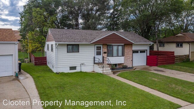 Building Photo - 3 br, 2 bath House - 570 Sunset Place