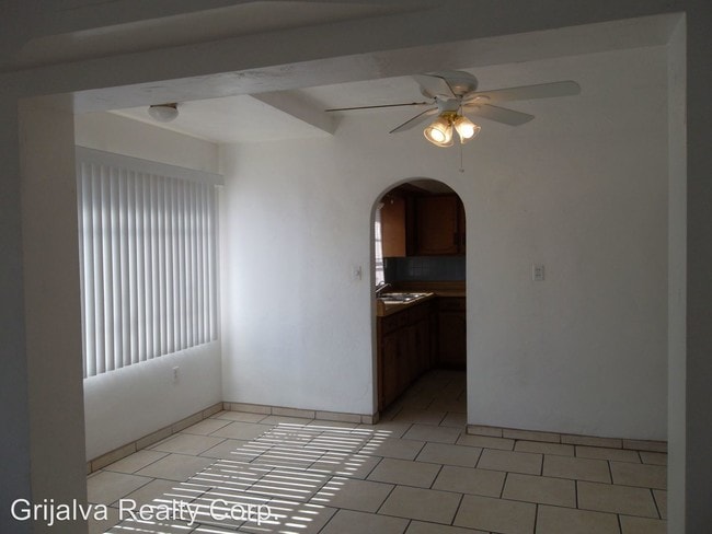 Building Photo - 2 br, 1 bath House - 125 E. 40th St.