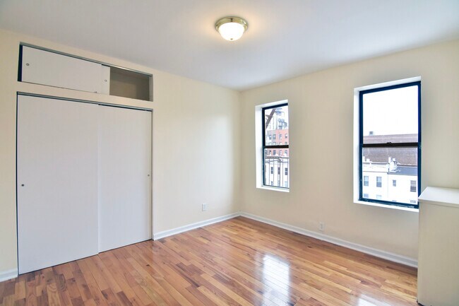 Building Photo - 450 W 162nd St
