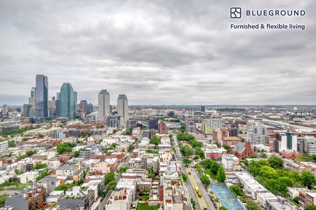 Foto del edificio - 4-75 48th Avenue-SI FL32-ID851