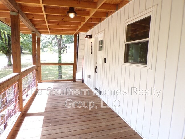 Building Photo - 342 Grady Rd
