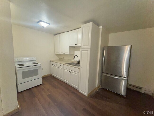 Foto del edificio - 365 Richmond Ave