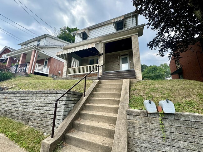 Photo - 931 Baldwin St Apartment