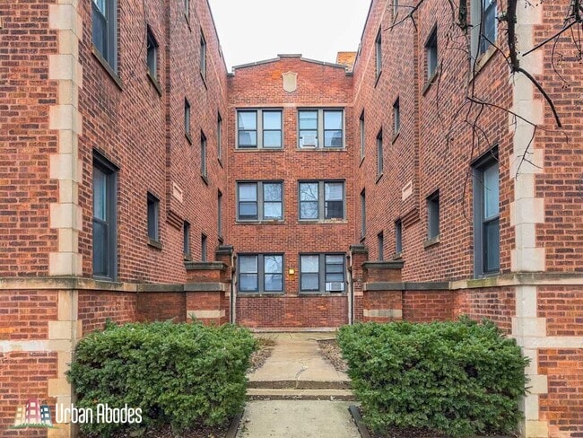 Building Photo - 3608 W Sunnyside Ave