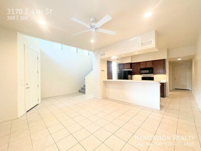 Foto del edificio - 3170 E 4th St