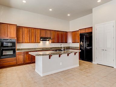 Building Photo - 5340 S Dragoon Drive
