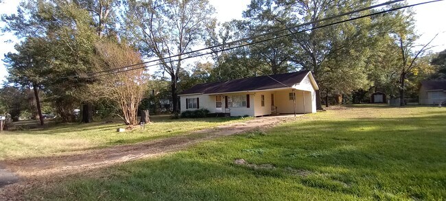 Front of house - 3005 Standard Oil Rd