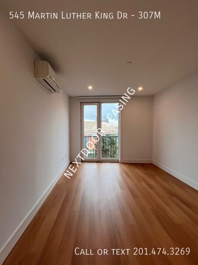 Foto del edificio - 545 Martin Luther King Dr-307M