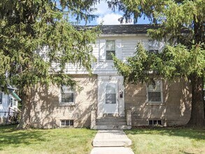 Building Photo - 323 S Eagleson Ave