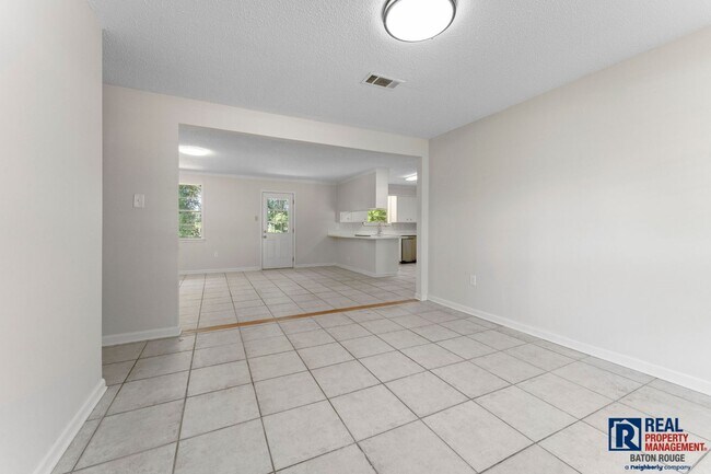 Foto del edificio - House: Kings Hill Subdivision