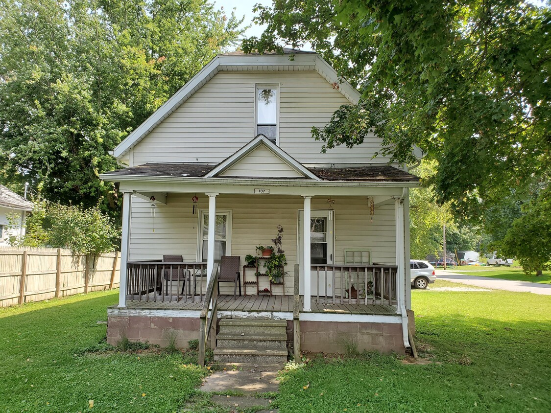 Building Photo - 107 McClure St